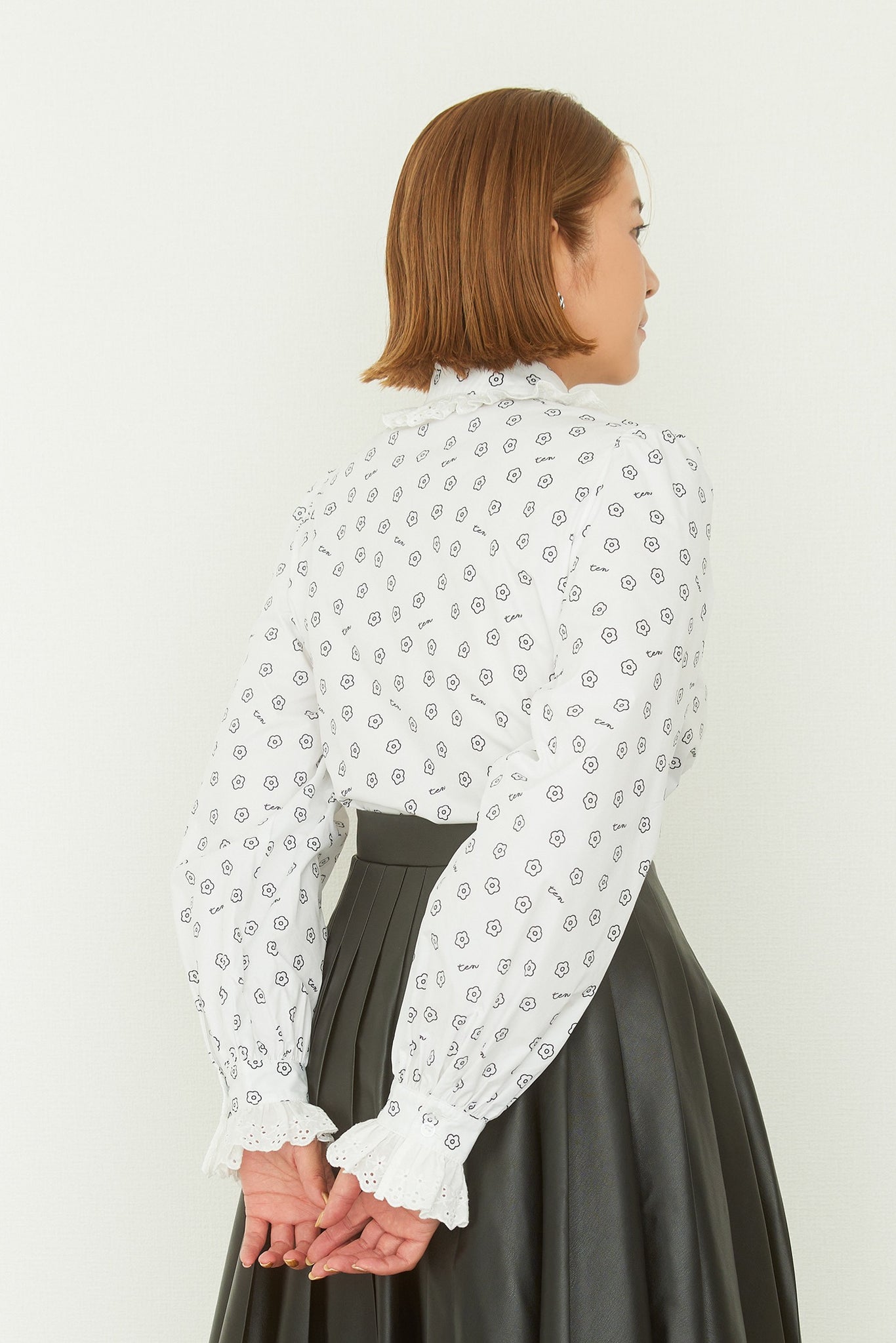 Flower lace blouse